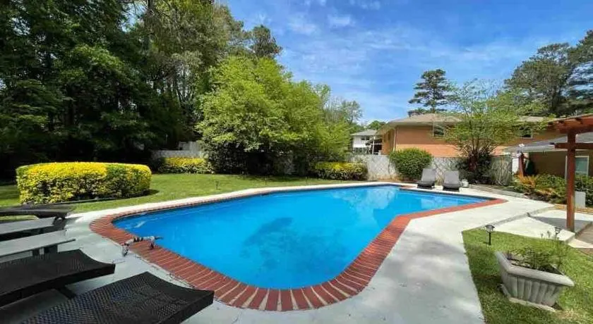 Der Atlanta Chill Spot 5 BDR bietet Platz für 14 Personen und einen privaten Pool - Image 1