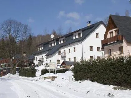 Horský Hotel Sněženka - Image 1