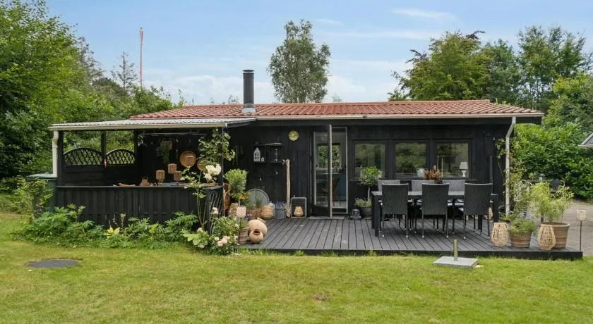 Holiday Home With Wild Garden Near Øster Hurup - Image 1