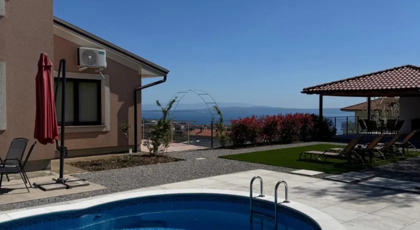 Villa Petra - Image 1