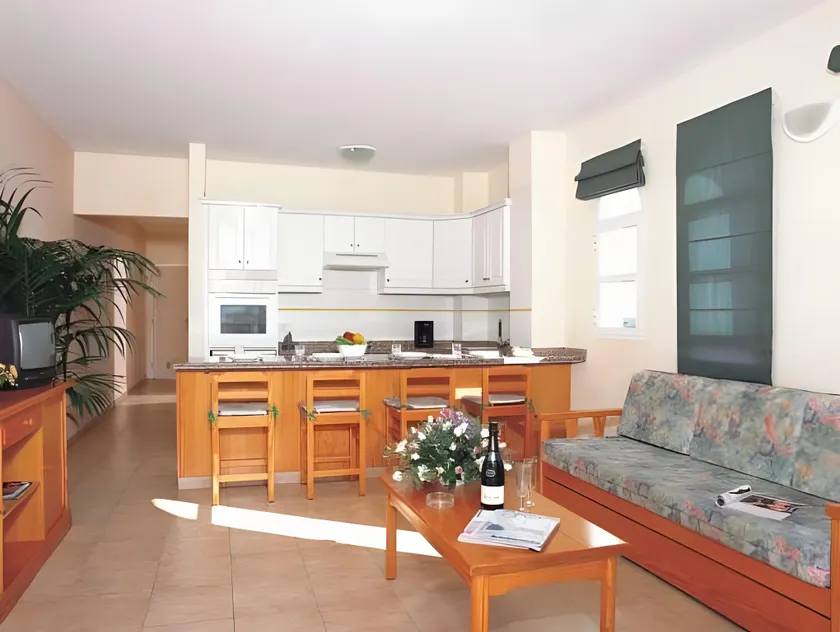 Apartamentos Jardín del Conde - Image 1