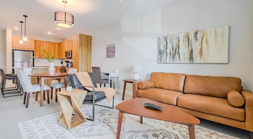 Landing Stylish 1BD Clubhouse Pool - Image 1