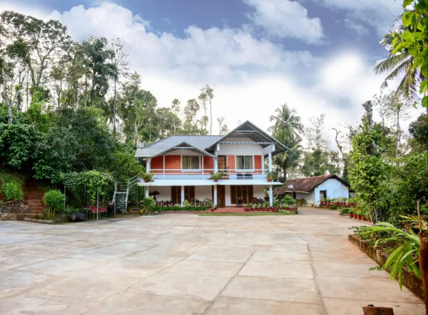 Manjren House - Image 1