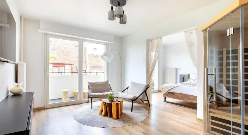 Suite Dreams - Balnéo & Sauna - Image 1