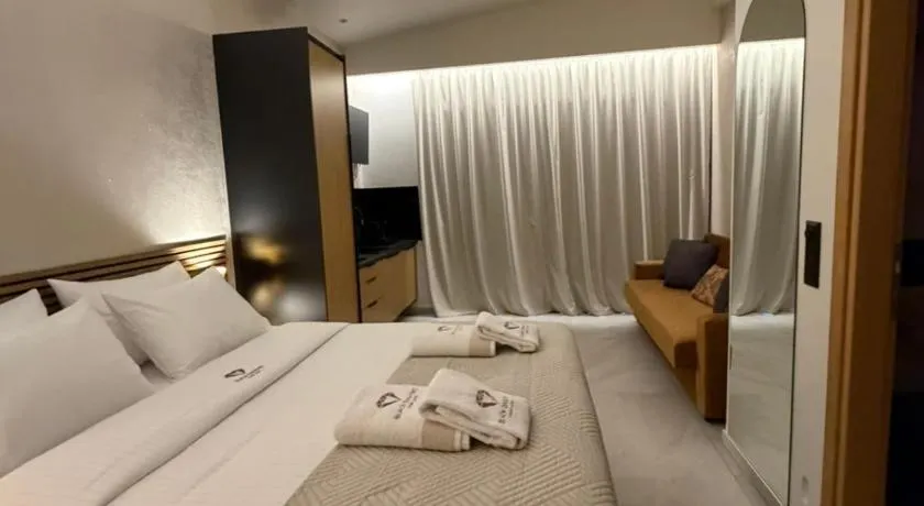 Black Diamond Airport Luxury Pool Suites - Image 1
