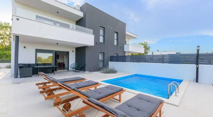 Villa Impression by Istrialux - Image 1