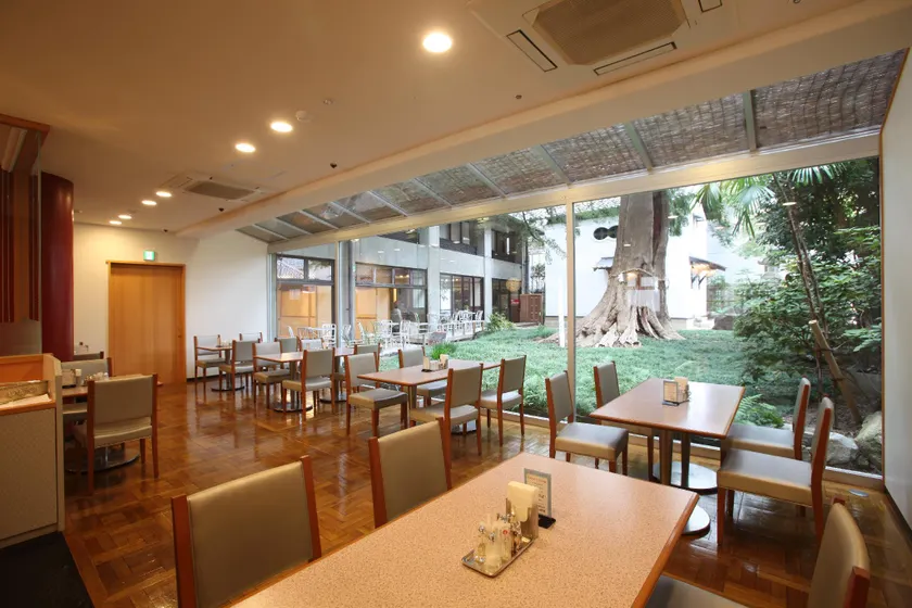 Hotel Ivory - Image 1