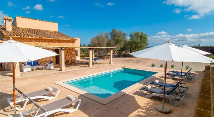 Traditional house Casa Binitaref with pool in Sineu - Image 1