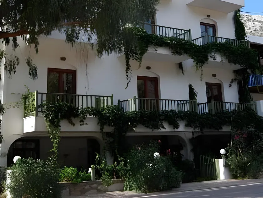 Hotel Kamari - Image 1