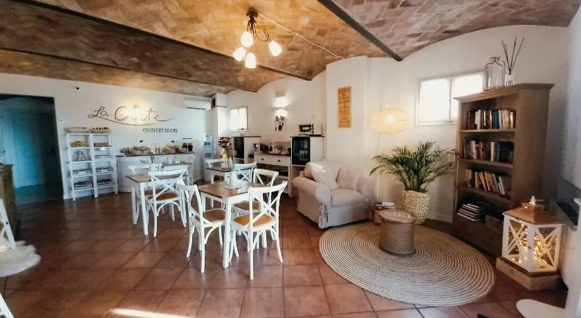 La Corte Country Rooms - Image 1