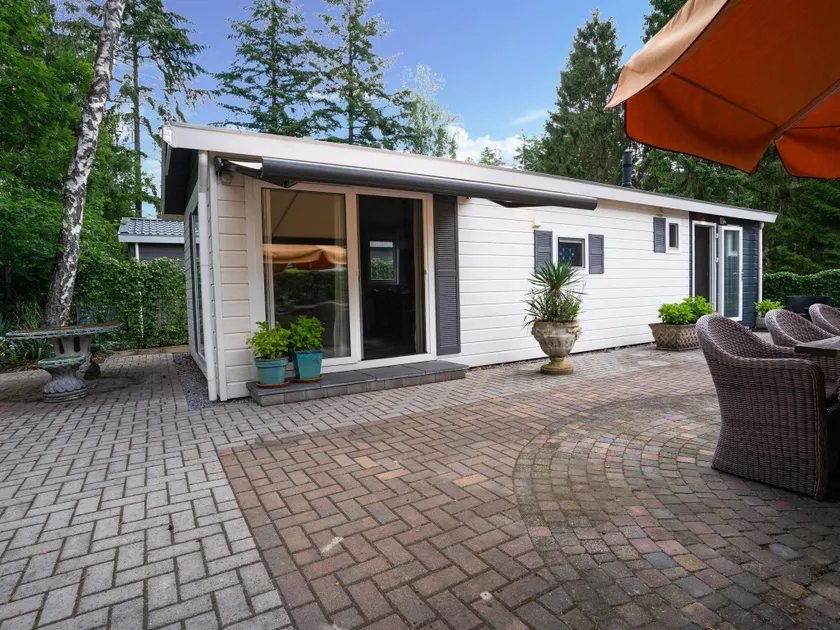 Cosy Chalet in Vorden near City Centre with Garden - Image 1