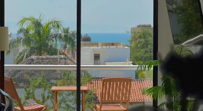 2BR Condo with Ocean View near beach - Image 1