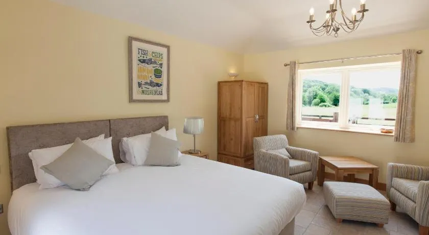Mincombe Barn Bed & Breakfast - Image 1