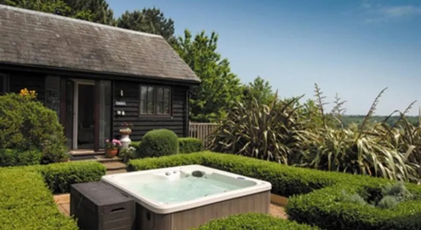 Blackthorn is a luxurious, rural retreat for two. - Image 1