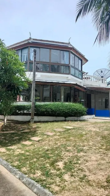 Bay Beach Resort - Image 1
