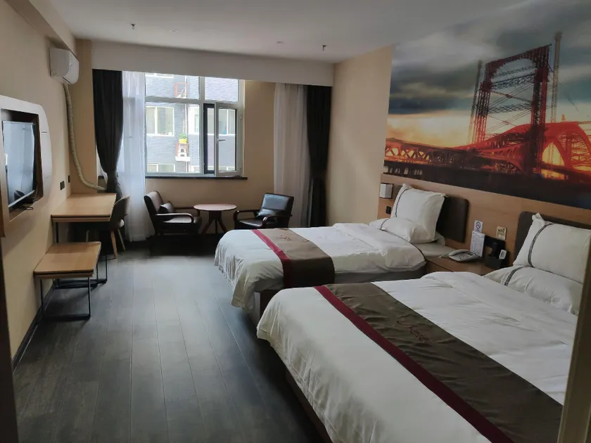 Thank U Hotel (Chengde Dingsheng Dynasty Branch) - Image 1