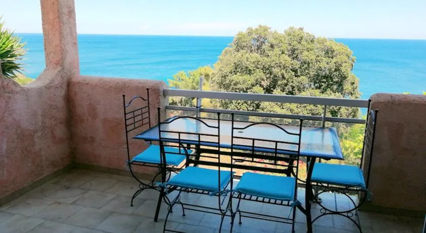 Logement Marion 2 à 4 pers terrasse vue mer 180 plage de sable 300 M - TARCO - Image 1