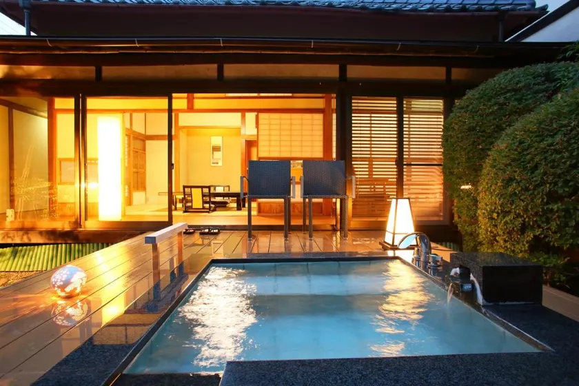 Ito Ryokuyu - Image 1