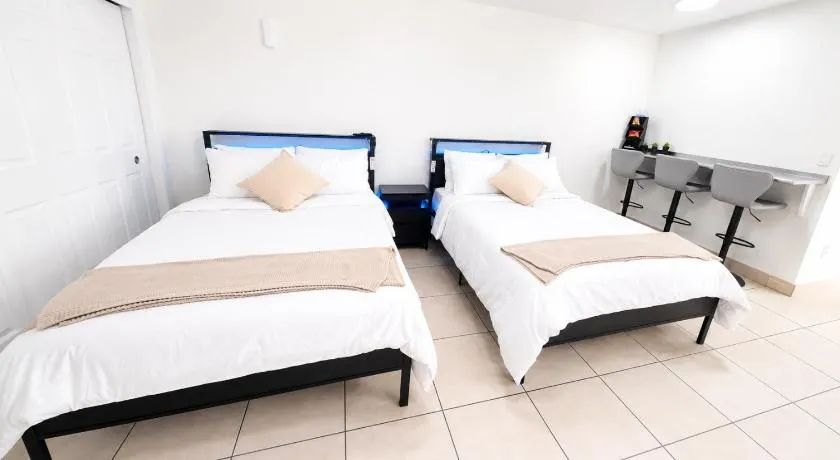 Modern Cozy Miami Stay Near Airport - Image 1