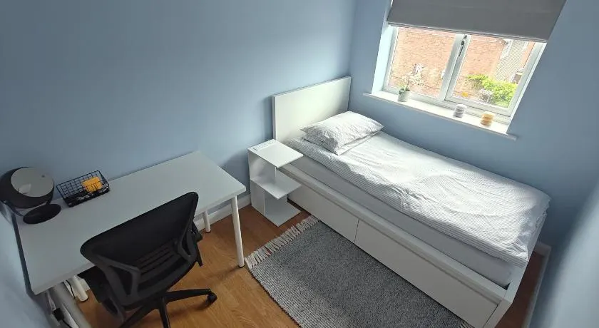 Joshua Court Single Room - Image 1
