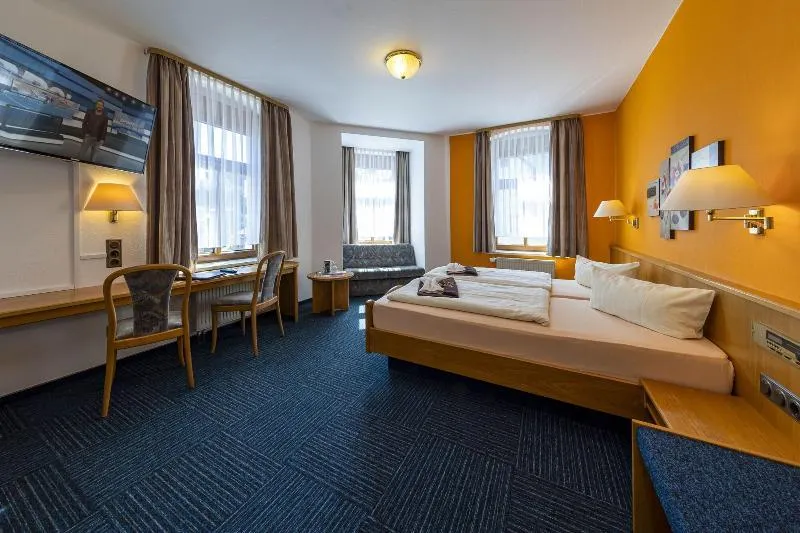 Hotel zur Post - Image 1