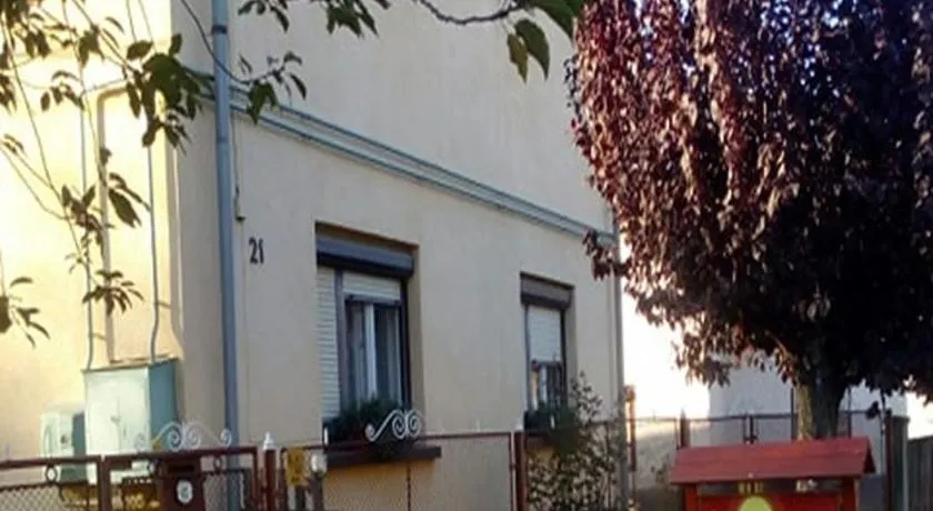 Edit Vendégház Balatonszentgyörgy - Image 1