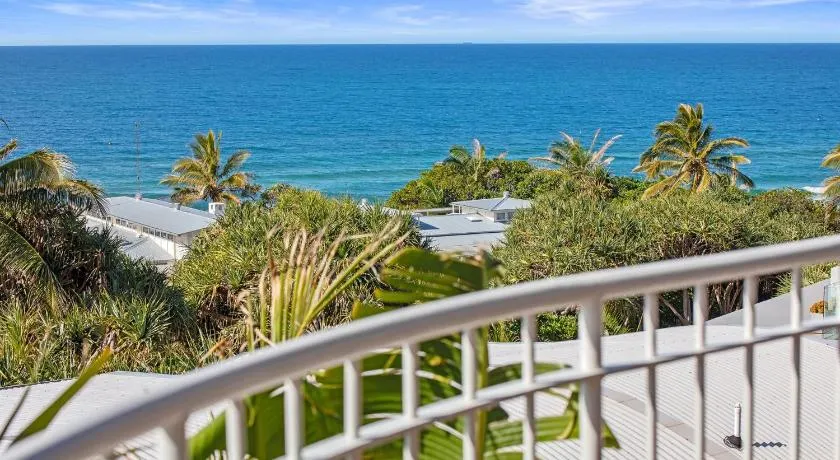 Unit 9 Andari Fantastic Holiday Apartment in Sunshine Beach Stunning Views Opposite Beach Access - Image 1