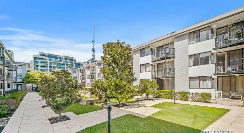 South Perth Gem Minutes to City & Foreshore - Image 1