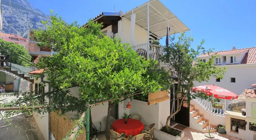 Apartments with WiFi Makarska - 19038 - Image 1