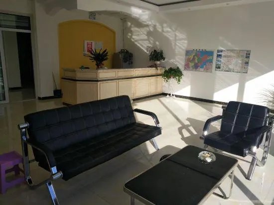 Feixian Lulushun Hotel - Image 1