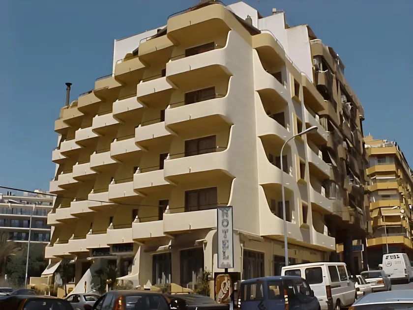 Hotel Andalucía - Image 1