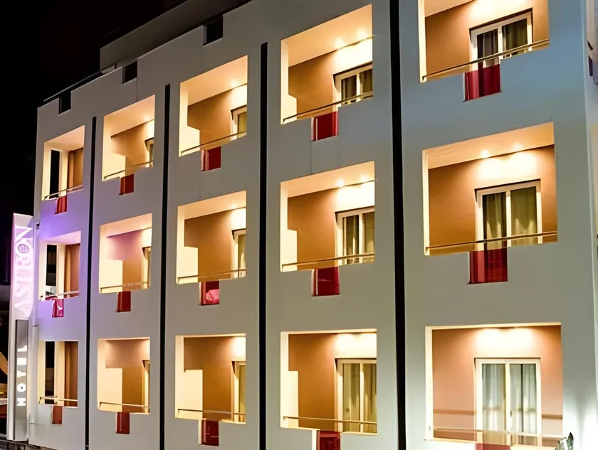 Hotel Astron - Image 1