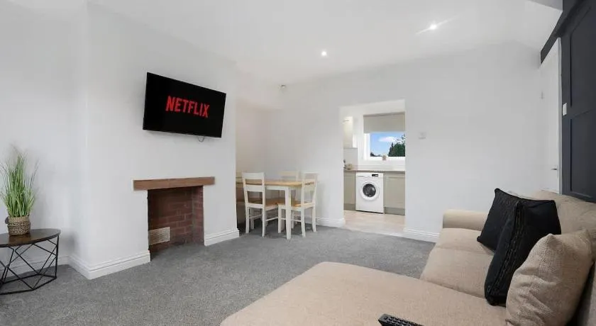 NEW! 3BR in County Durham - Image 1