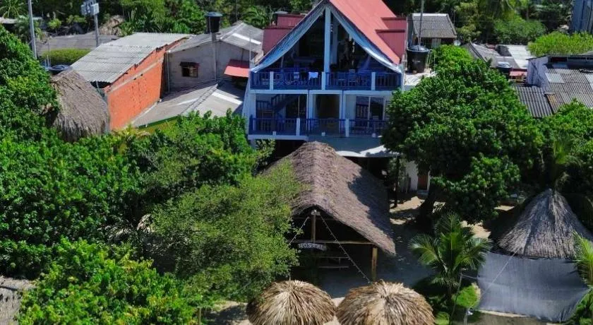 Hostel Beach House - Image 1