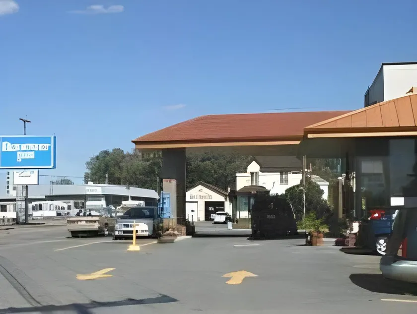 L'Auberge de l'Aeroport Inn - Image 1