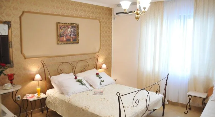 Royal Apartments - Image 1