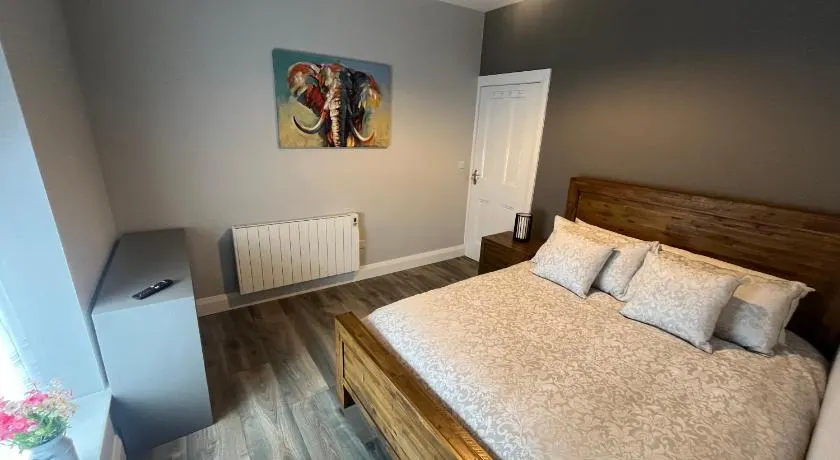 Corner House Accommodation - Image 1