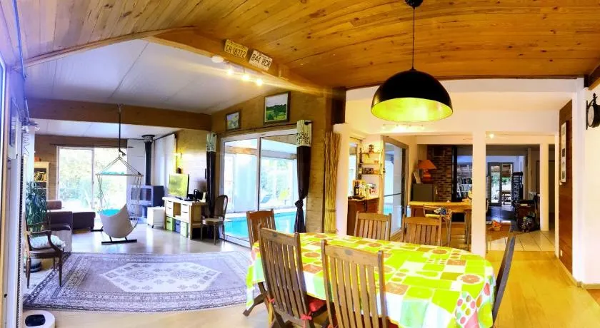 Maison conviviale 8 personne avec piscine intérieure, à la campagne - Image 1