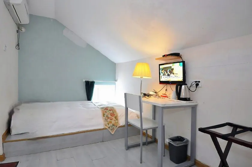 Huxiangyi Internationa Youth Hostel Changsha Yuelushan - Image 1