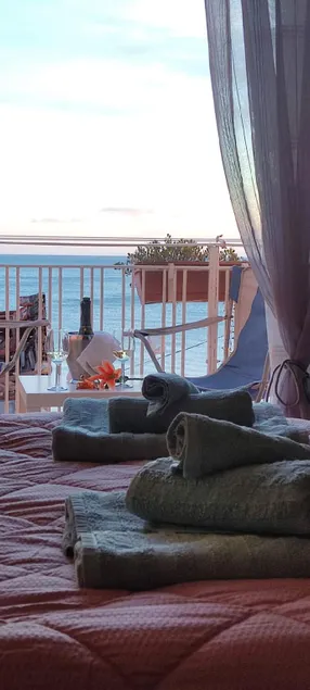 Mediterraneo Travel - Image 1