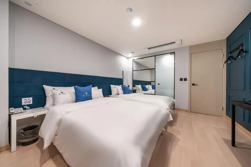 Gimpo Queen Hotel - Image 1