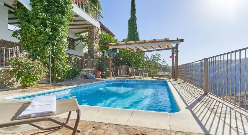 Cozy Chalet in Laroya + Pool - Image 1
