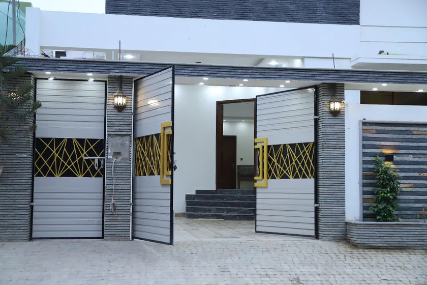 Roomi Rezidor Guest House - Image 1