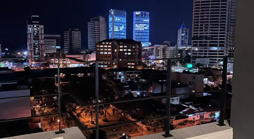 Departamento luxury y privado Equipetrol - Image 1