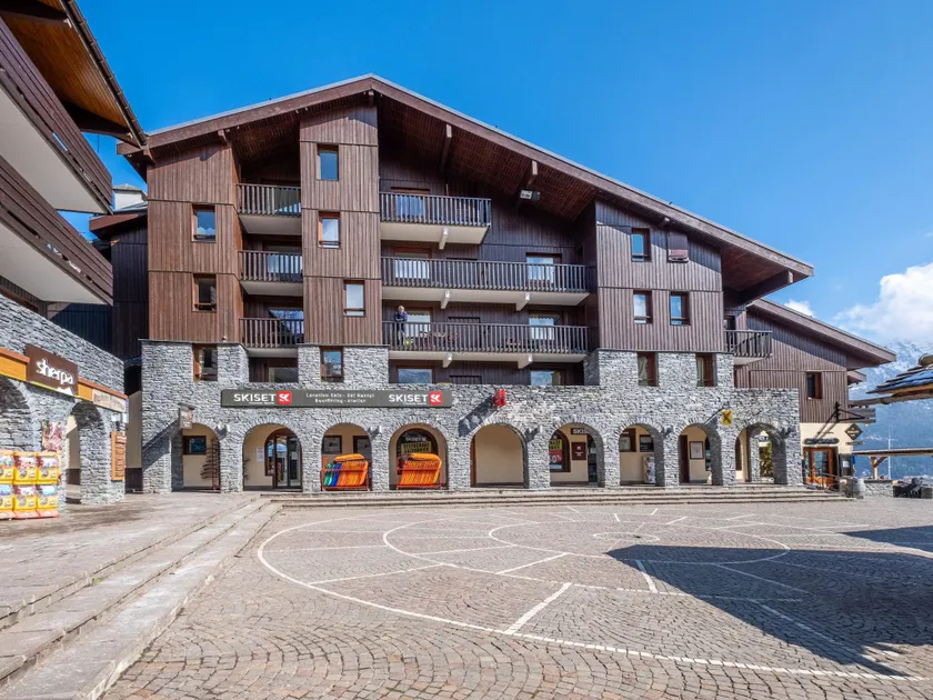 Studio in France with Ski Slope Access - Image 1