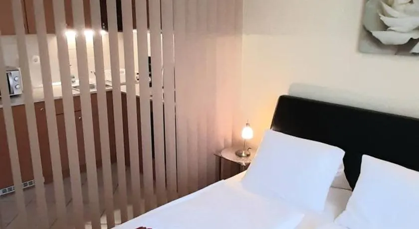 ÉKKŐ APARTMAN - Image 1