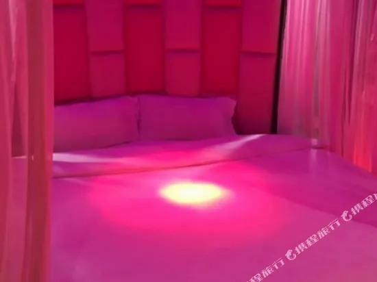 Aiyi Shishang Hotel - Image 1