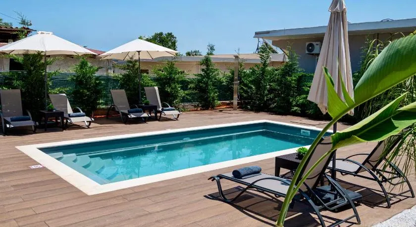 Lumina Apartment with Shared Pool - Image 1