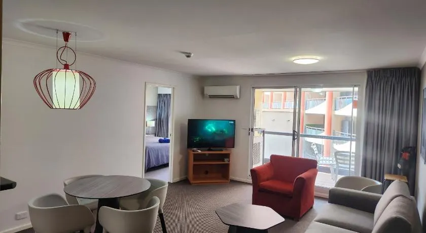 Canberra City Accommodation - Image 1