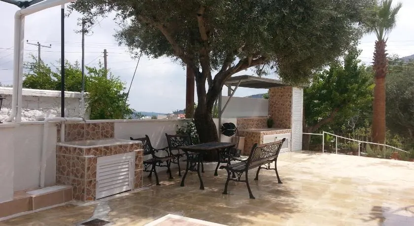 Kanarinis House - Image 1